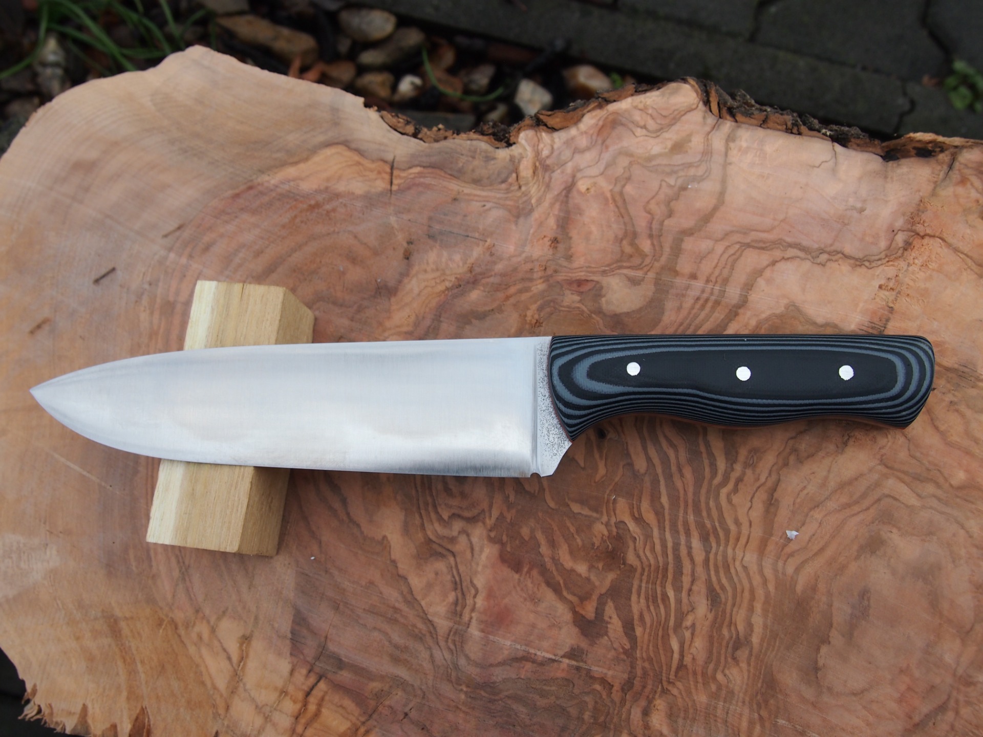 kuchyňák Master, nerezovka + G10 na střenkách, jištěno nerez piny - celková délka 28 cm - má majitele