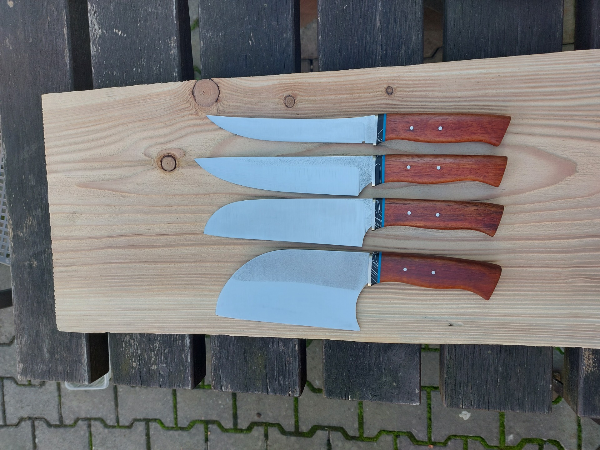 Sada nožů na přání - z nerezovky N690, nerez záštita, střenka v kombinaci Acryl, G10, Jatoba .